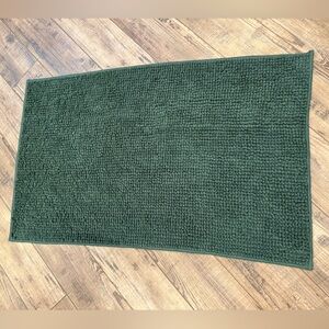 New threshold Dark Green Textured Bath Mat